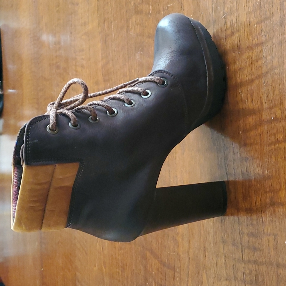 Leather 4" Heel Ankle boots with Paid Lining.